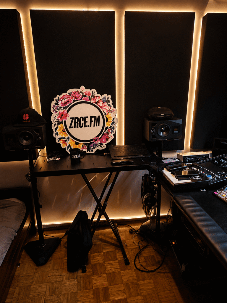 zrce fm broadcast studio